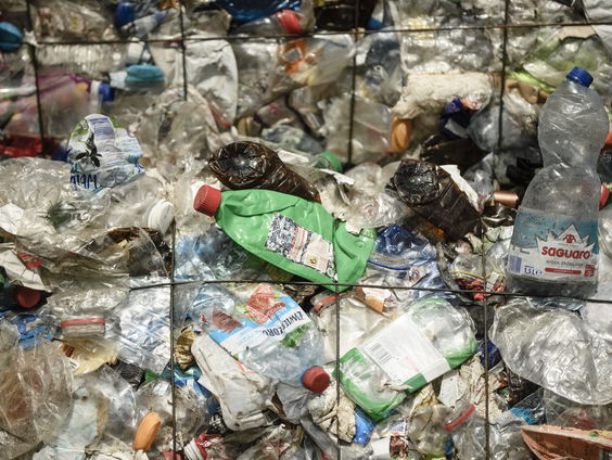 Nieuwe studie toont aanwezigheid microplastic in menselijk lichaam aan