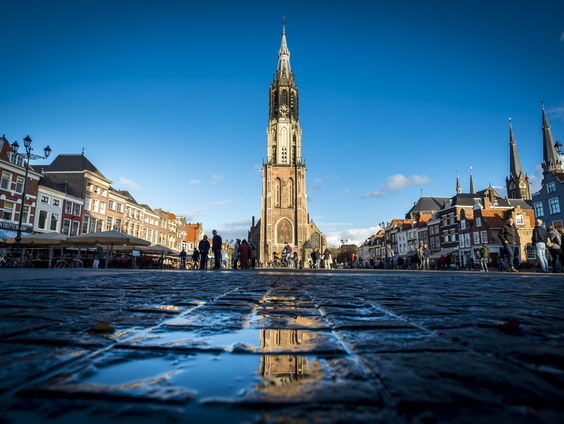 Filosoof Marjan Slob geeft lezing over verbinding