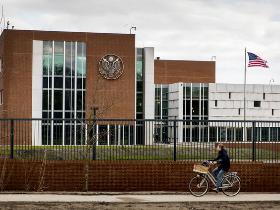 Dit weten we over de nieuwe Amerikaanse ambassadeur in Nederland