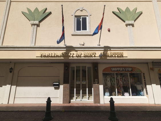 Nieuwe ministerraad op Sint Maarten, maar nog niet allemaal beëdigd