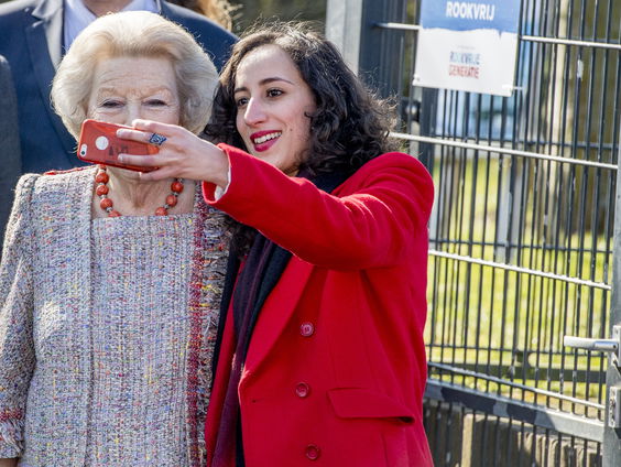 Faiza Oulahsen ging van Greenpeace naar KPMG, hoe wil ze bedrijven vergroenen?