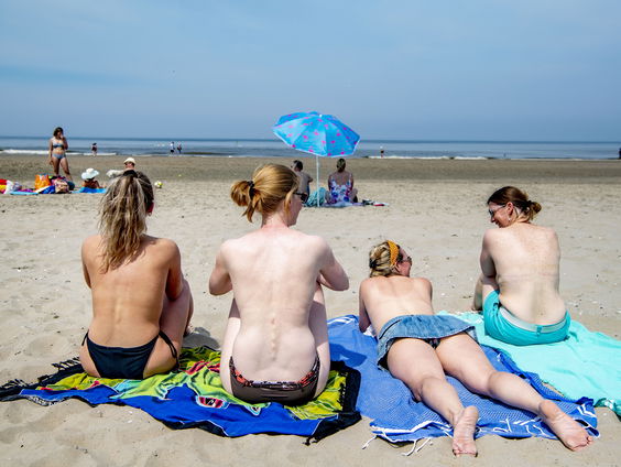 Wat is de invloed van social media op de populariteit van naaktrecreatie?