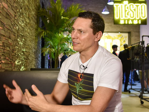 Waarom getuigt DJ Tiësto tegen een belastingadviseur in New York?
