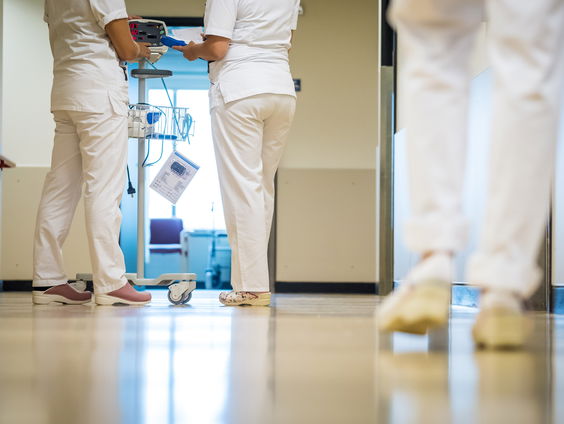 Verpleegkunde verliest populariteit op HBO en MBO: forse daling in studenten