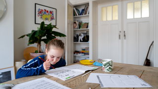 Thuisonderwijs onder druk: erkennen of handhaven?