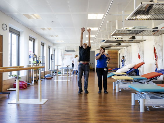 Stand.nl: 'We moeten meer betalen aan de fysiotherapeut'