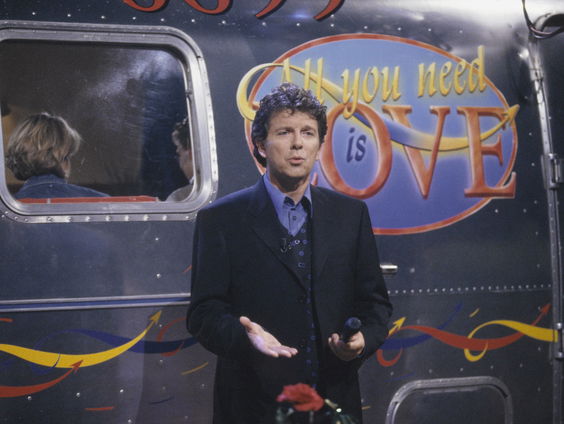 Terug naar Toen: De eerste All You Need Is Love op televisie