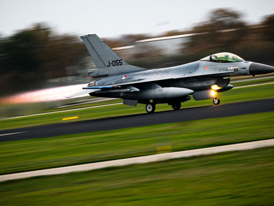 Defensie tegen Pointer: geen geluidsnormen voor vliegbasis Leeuwarden