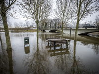 De Hoogwaterwacht van Vlodrop wacht het water niet af