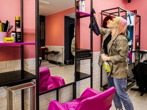 Met een QR-code bij de kappersstoel om mantelzorgers te steunen: hoe zit dat?