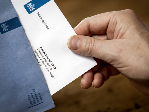 Toeslagenouders opnieuw in de schulden, door goedbedoelde betaalpauze