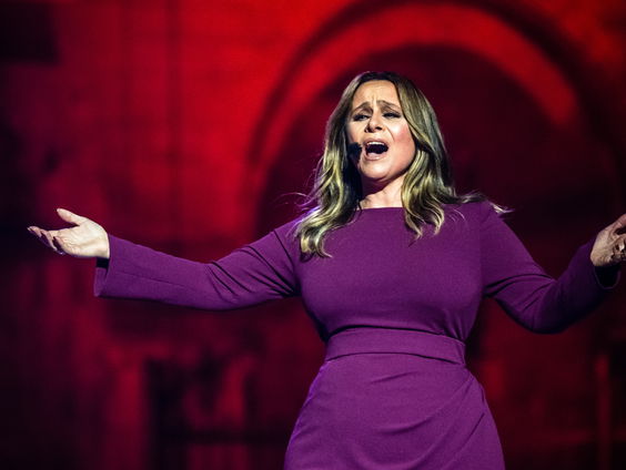 Trijntje Oosterhuis maakt het Jan-Willem en Jeroen wel héél makkelijk