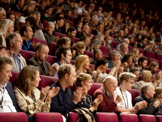 In dorpsopera 'Café de Verlossing' spelen senioren de hoofdrol