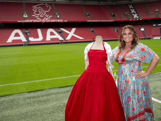 Trijntje Oosterhuis blikt terug op haar openingsoptreden voor de ArenA