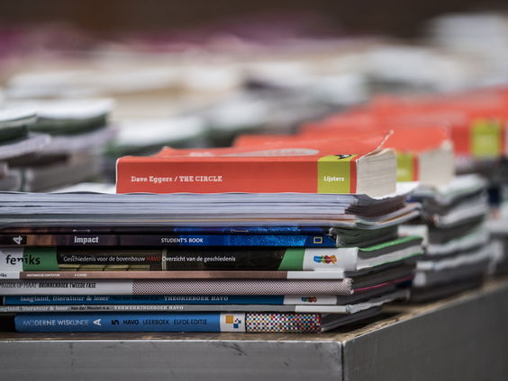 Scholen gaan zelf schoolboeken ontwikkelen