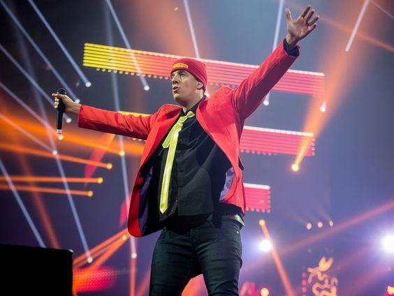 Waarom muziek van Snollebollekes zo succesvol is als voetbalanthem