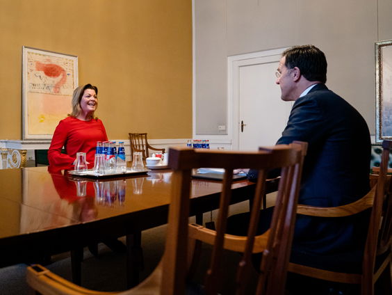 Jetten praat met nieuwe bewindspersonen