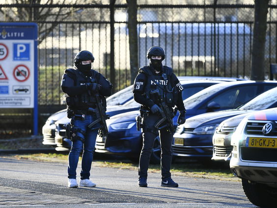 Politie Noord-Holland bezorgd na diefstal kogelwerende vesten en schilen