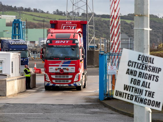 Gefrustreerde chauffeurs bij Britse grens