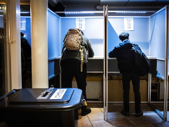 Stand.nl: 'Het bindend correctief referendum moet een nieuwe kans krijgen'