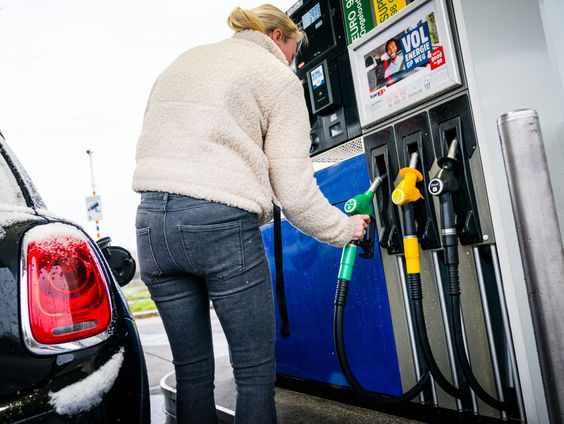 Stand.nl: 'Het verlengen van de accijnsverlaging op brandstof is oliedom'