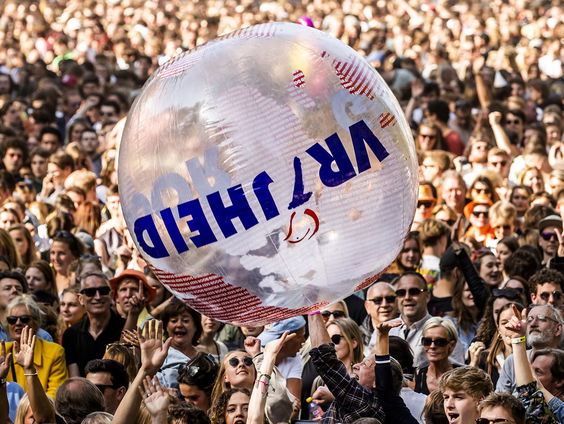 Van nu naar toen: Het eerste bevrijdingsfestival met Ilco van der Linde