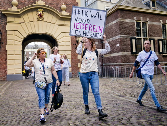 Is de digitale huisarts dé oplossing voor het tekort?