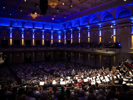 Maestro Jules gaat het Concertgebouw in met koningsdag