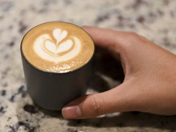 Daarom slaap je wel of niet na het drinken van koffie