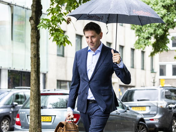 Kussengevecht reden van Jan Paternottes debat-onderbreking