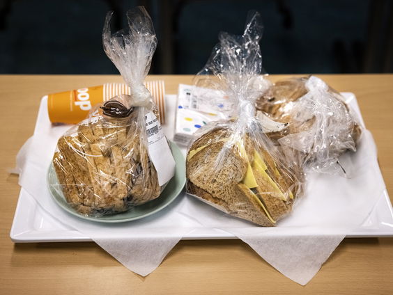 Scholen sturen brandbrief aan Tweede Kamer vanwege zorgen over subsidie voor schoolmaaltijden