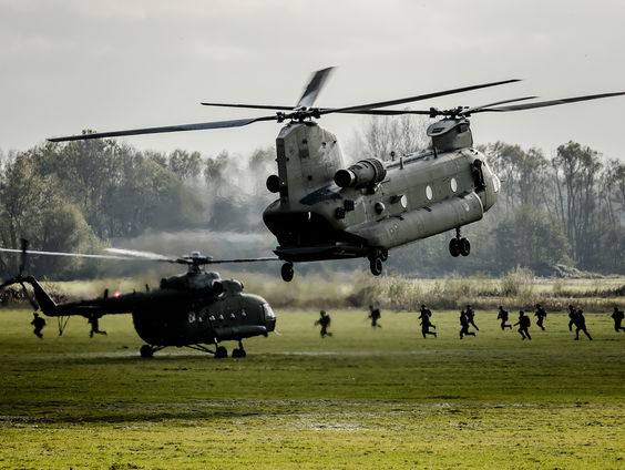 17-jarigen krijgen een enquête over defensie. Goed idee?