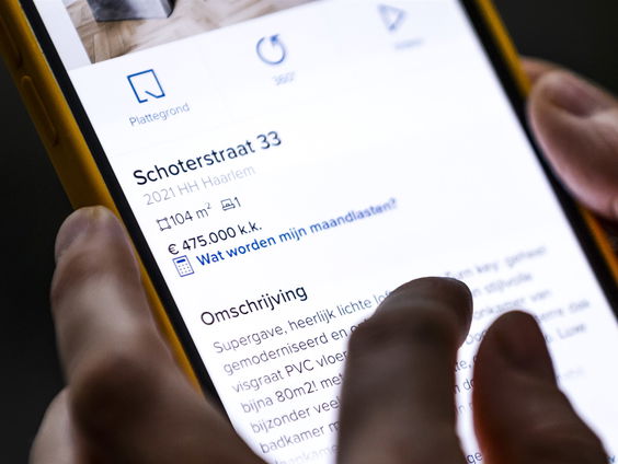 Funda-fascinatie leidt tot podcast Kijken zonder Kopen: 'Leuk om bij mensen binnen te kijken'