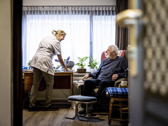 Dementerende ouderen in Amsterdams verpleeghuis een jaar lang verwaarloosd