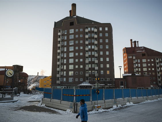Een hele stad vier kilometer verplaatsen vanwege een ijzerertsmijn