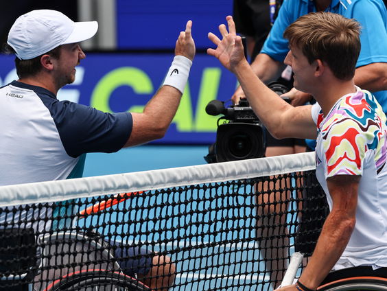 Sam Schröder en Niels Vink weer eens tegenover elkaar op tennisbaan