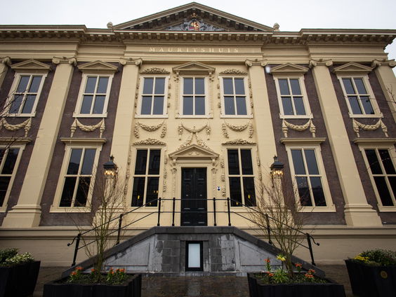 Martine Gosselink (directeur Mauritshuis) twijfelt over kunst uitlenen aan VS