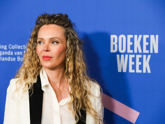 Roxane van Iperen bevrijdt ons uit het spiegelpaleis van Big Tech