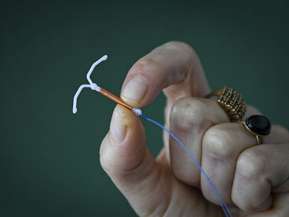 Wordt er genoeg gedaan aan pijnmanagement bij het zetten van de spiraal?