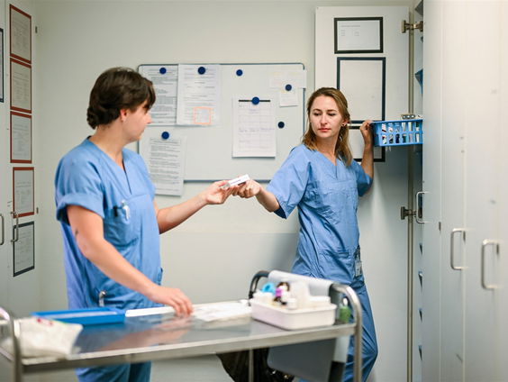 De jacht op Italiaans zorgpersoneel