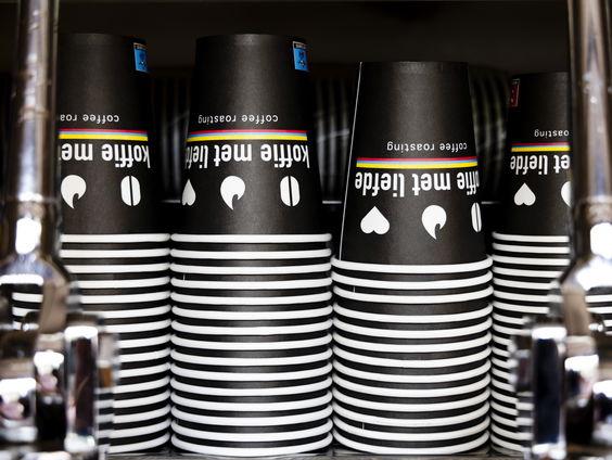 Inspecteurs openen jacht op wegwerpbekers op kantoren