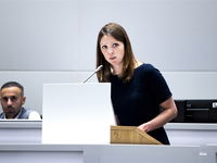 Stand.nl: 'Er moeten meer vrouwen de lokale politiek in'