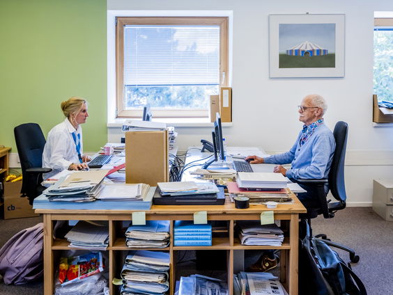 Nederland zit te veel