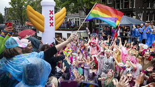 Waarom neemt homo-acceptatie onder jongeren af?