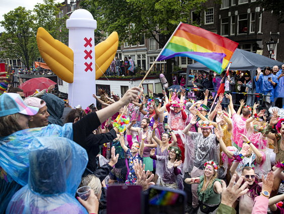 Waarom neemt homo-acceptatie onder jongeren af?
