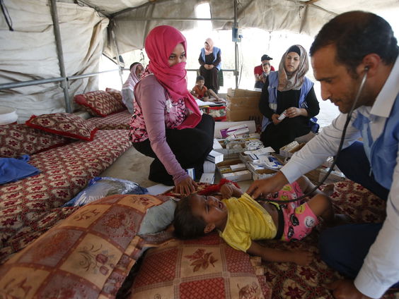 Bazaars Woman of the Year over haar werk als arts in Gaza