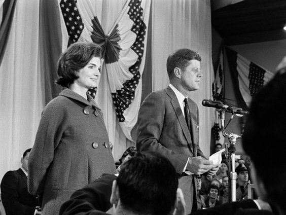 Terug naar Toen: Jacqueline 'Jacky' Kennedy overleden