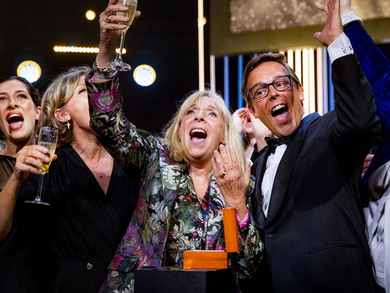 Lex Passchier sluit het boek van Oogappels