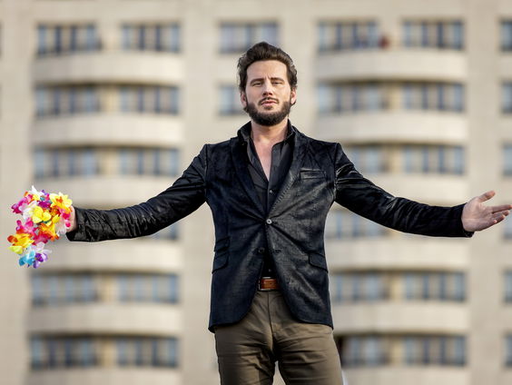 Jan-Willem en Jeroen gokken welk nummer Bouke gaat zingen voor de koning