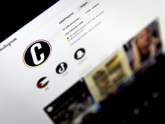 Moeten haatzaaiende platforms offline gehaald worden?